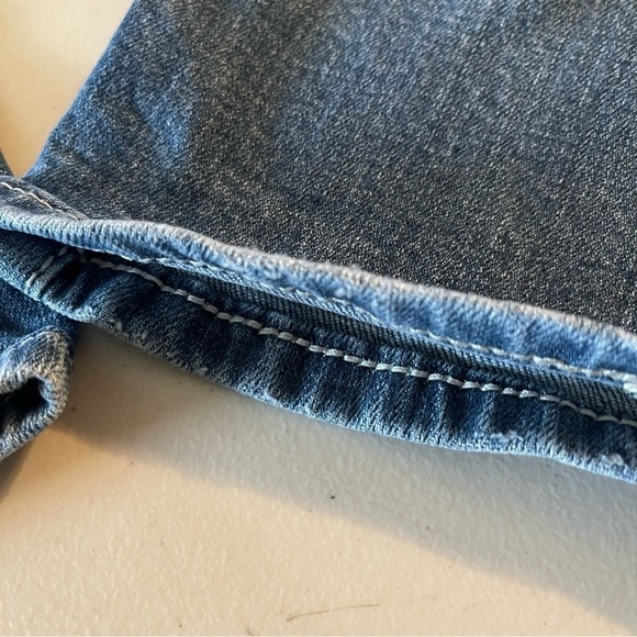 Miss Me Cuff Capris with silver rhinestones and lots of bling size 26 distressed - Picture 11 of 15